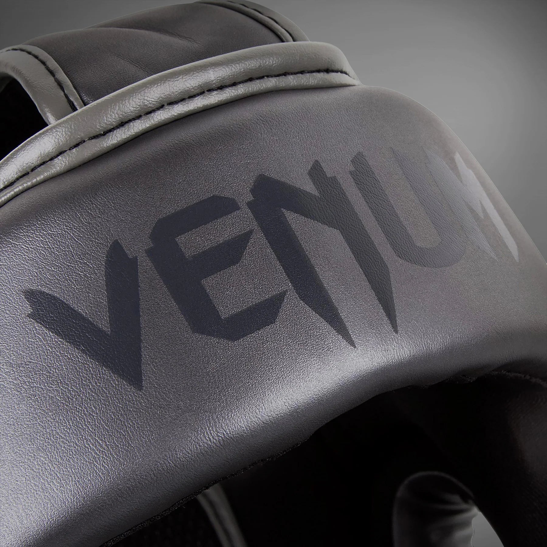 واقي راس بوكسينج VENUM